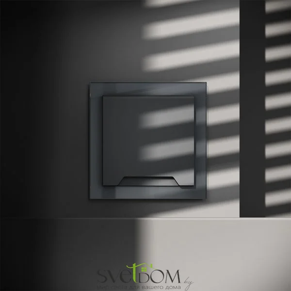 Розетки электрические с заземлением, шторками и крышкой Voltum S70 VLS040307 