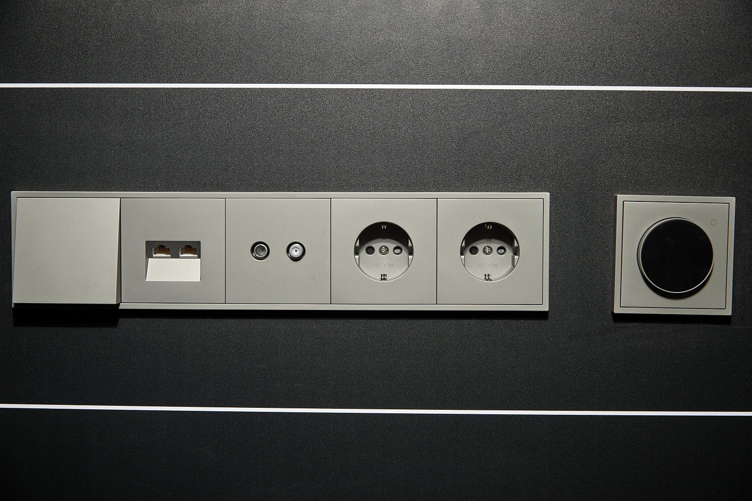 Розетки Voltum от Maytoni Group - надежность и стиль
