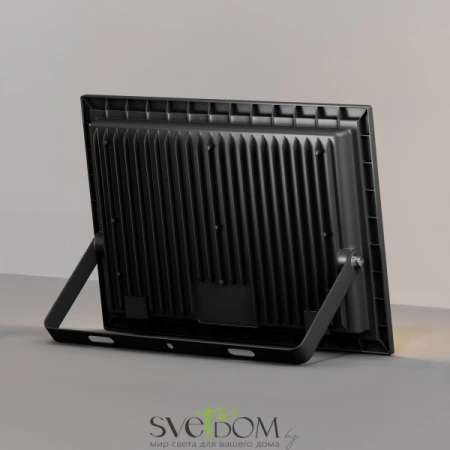 FL001-L150B4K Maytoni